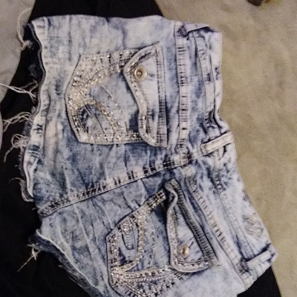 Shorts - Picture 2 of 2